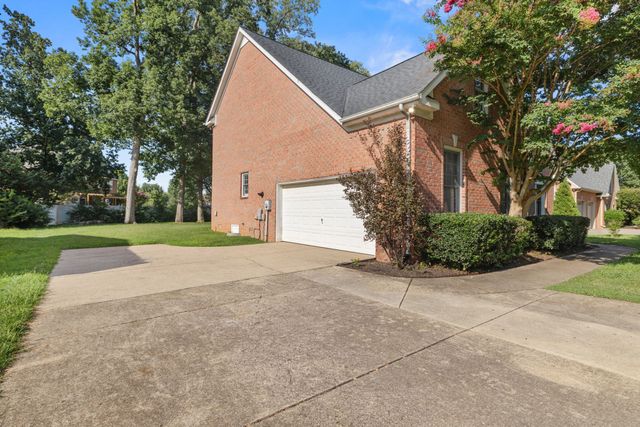 219 Savannah Rdg, Murfreesboro, TN 37127