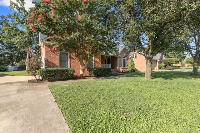 219 Savannah Rdg, Murfreesboro, TN 37127