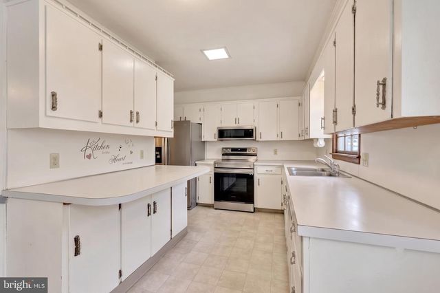 1254 KENNEDY CT, Chambersburg, PA 17202