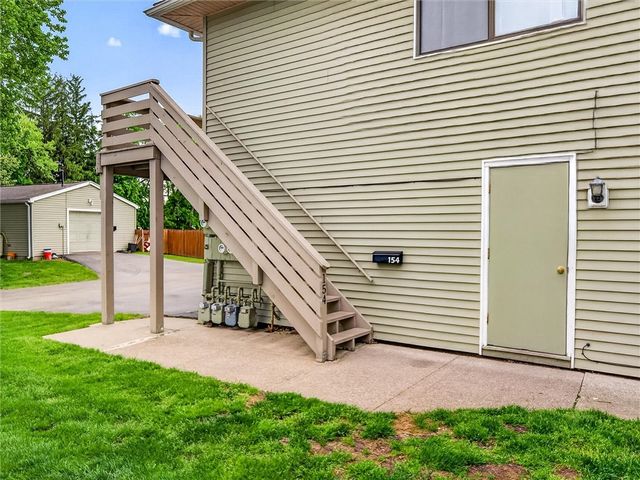 154 Milrace Drive, East Rochester, NY 14445
