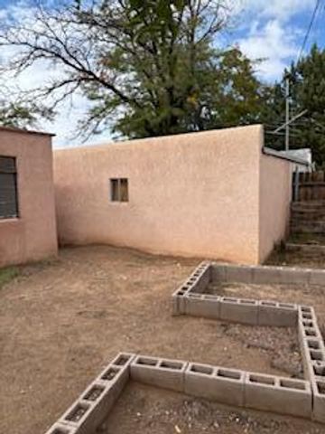 526 Dartmouth Place SE, Albuquerque, NM 87106