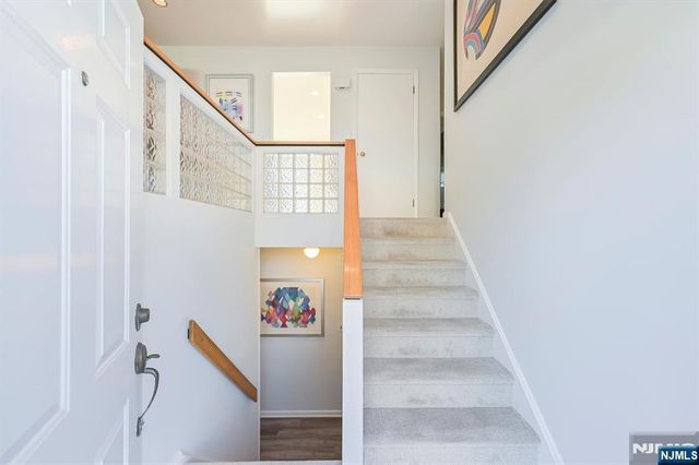 9 Cherry Place, Hillsdale, NJ 07642