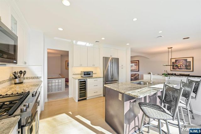 9 Cherry Place, Hillsdale, NJ 07642