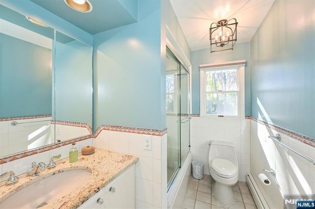 9 Cherry Place, Hillsdale, NJ 07642