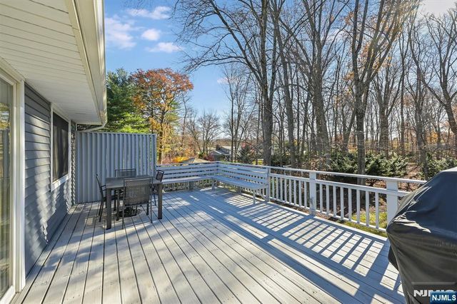 9 Cherry Place, Hillsdale, NJ 07642