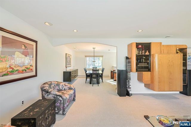 9 Cherry Place, Hillsdale, NJ 07642