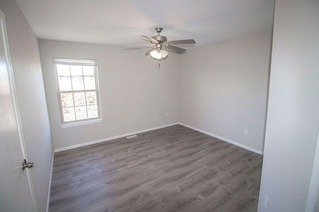 5301 SILVER MILL DR, Columbia, MO 65202