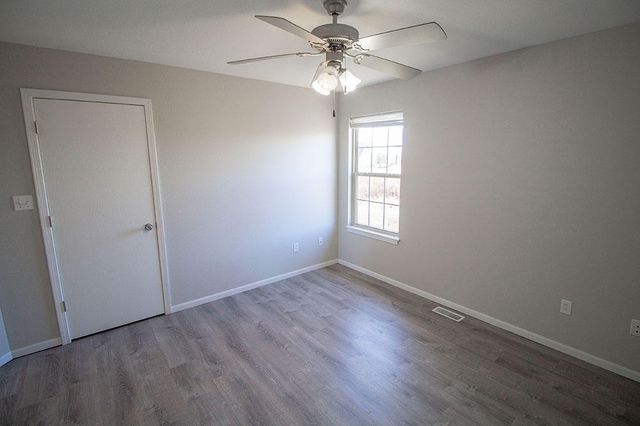 5301 SILVER MILL DR, Columbia, MO 65202