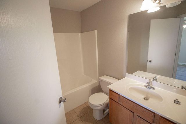 5301 SILVER MILL DR, Columbia, MO 65202