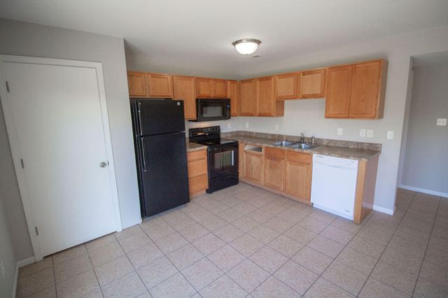 5301 SILVER MILL DR, Columbia, MO 65202