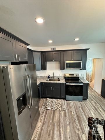 911 Crosby Street, Savannah, GA 31415