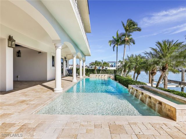 264 Bayview AVE, Naples, FL 34108