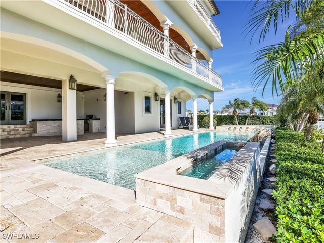 264 Bayview AVE, Naples, FL 34108