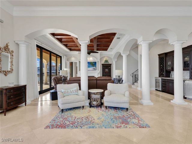 264 Bayview AVE, Naples, FL 34108