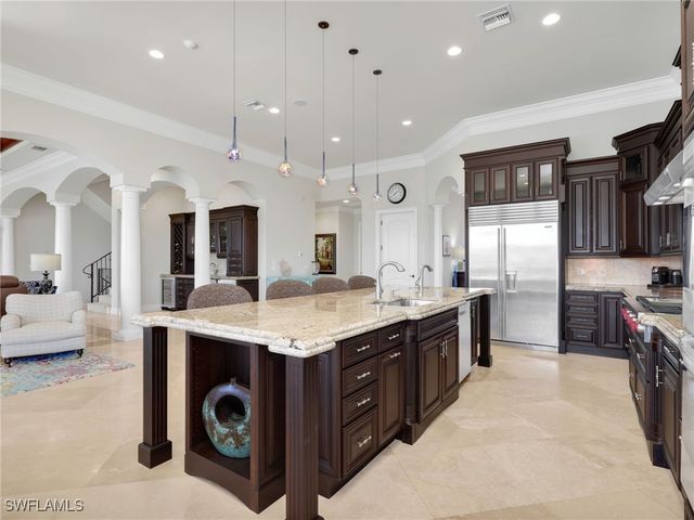 264 Bayview AVE, Naples, FL 34108