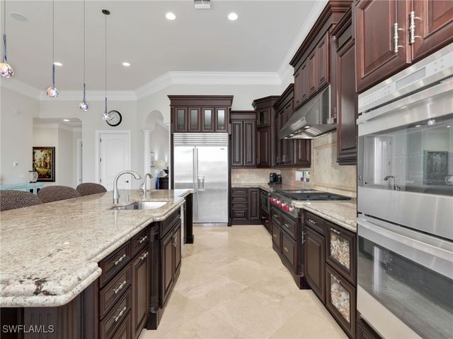 264 Bayview AVE, Naples, FL 34108