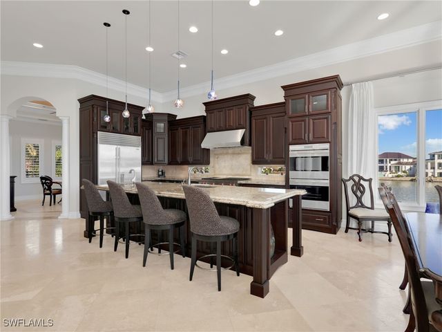 264 Bayview AVE, Naples, FL 34108