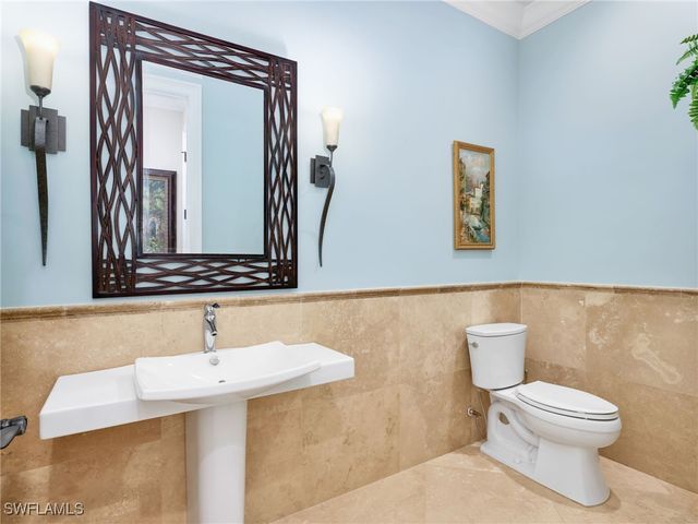 264 Bayview AVE, Naples, FL 34108