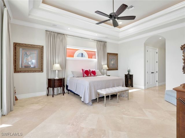 264 Bayview AVE, Naples, FL 34108