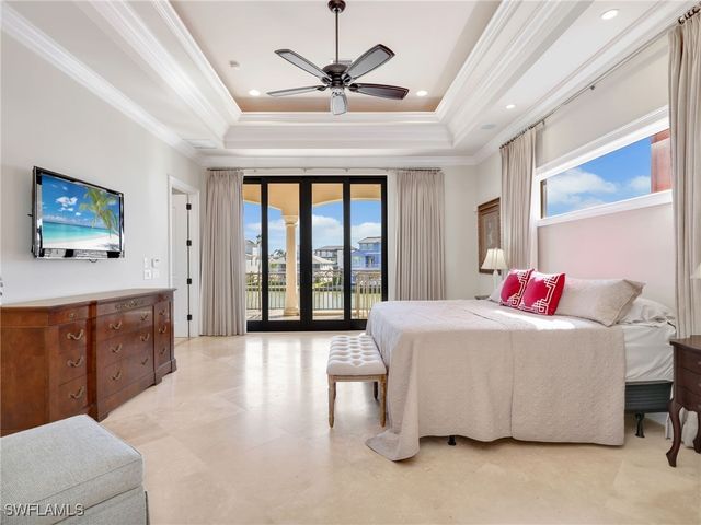 264 Bayview AVE, Naples, FL 34108