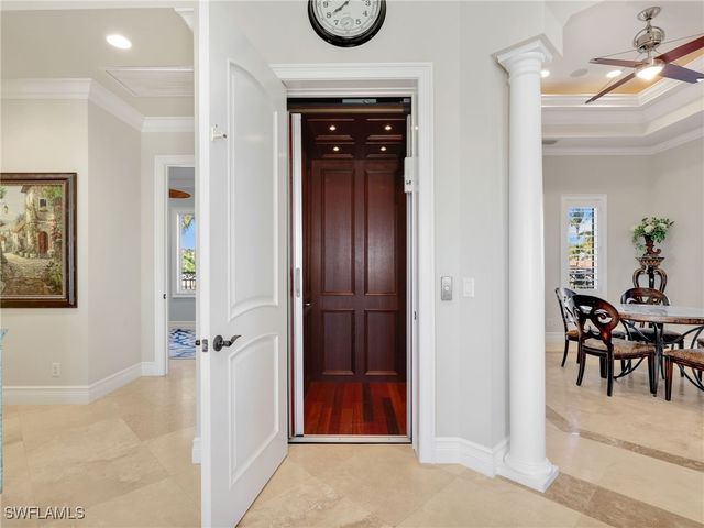 264 Bayview AVE, Naples, FL 34108