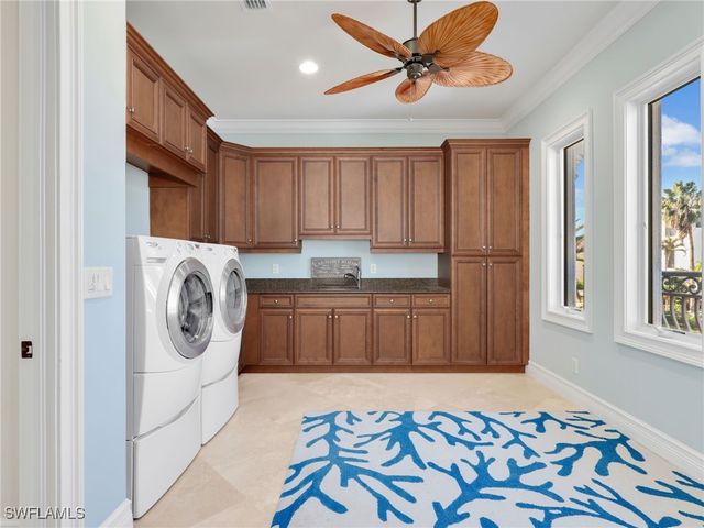 264 Bayview AVE, Naples, FL 34108