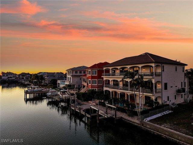 264 Bayview AVE, Naples, FL 34108