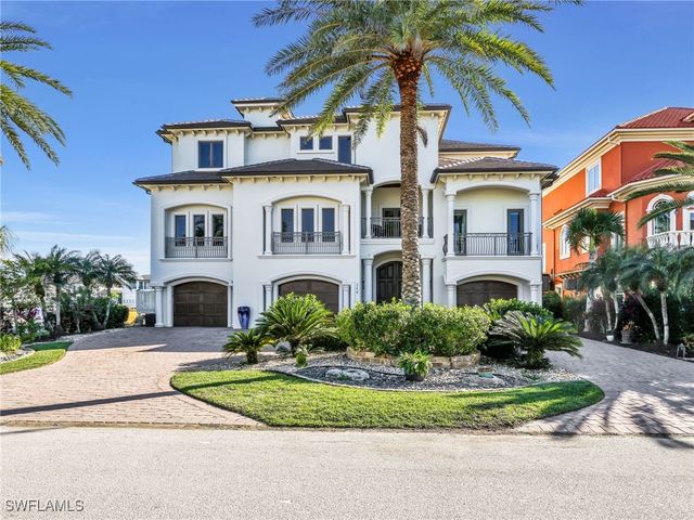 264 Bayview AVE, Naples, FL 34108