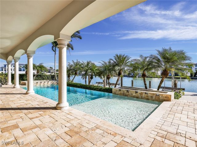 264 Bayview AVE, Naples, FL 34108