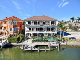 264 Bayview AVE, Naples, FL 34108