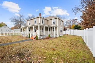 65 Edgewater Avenue, Shrewsbury, MA 01545