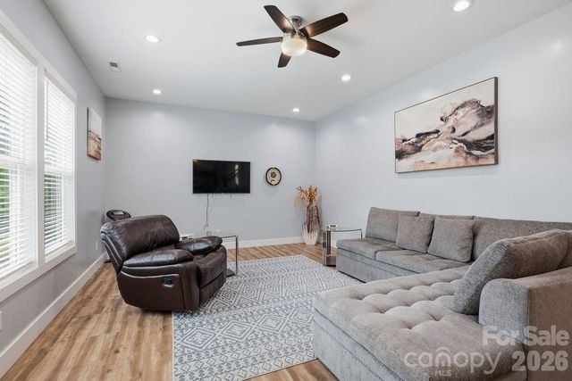4950 Surfwood Drive, Sherrills Ford, NC 28673