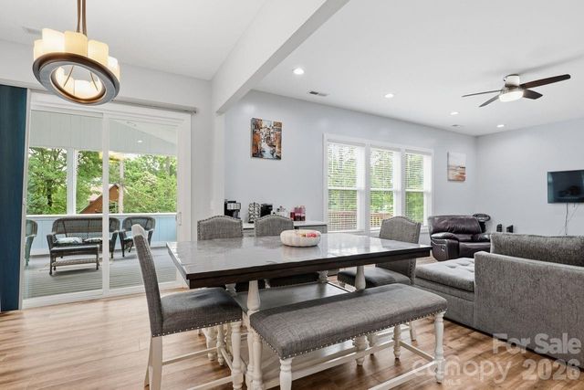 4950 Surfwood Drive, Sherrills Ford, NC 28673