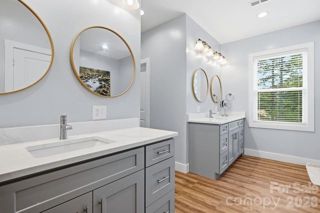 4950 Surfwood Drive, Sherrills Ford, NC 28673