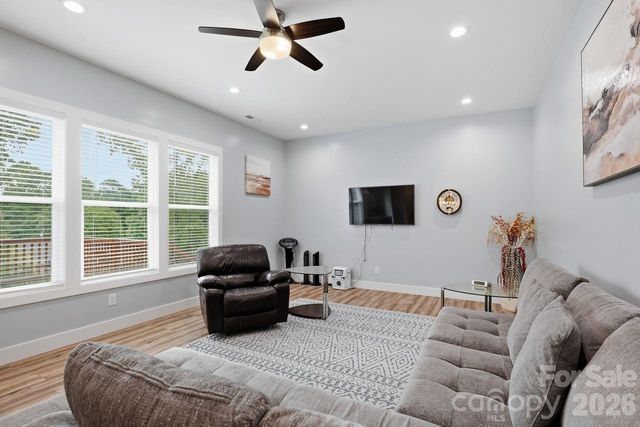 4950 Surfwood Drive, Sherrills Ford, NC 28673