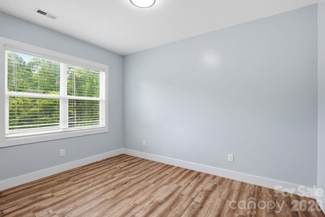 4950 Surfwood Drive, Sherrills Ford, NC 28673