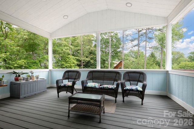 4950 Surfwood Drive, Sherrills Ford, NC 28673