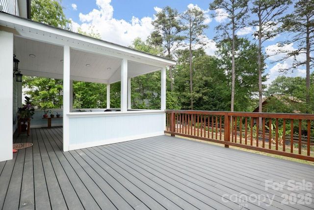 4950 Surfwood Drive, Sherrills Ford, NC 28673