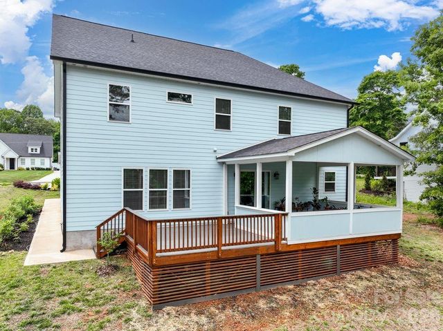 4950 Surfwood Drive, Sherrills Ford, NC 28673
