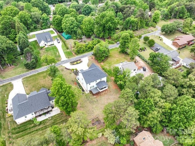 4950 Surfwood Drive, Sherrills Ford, NC 28673