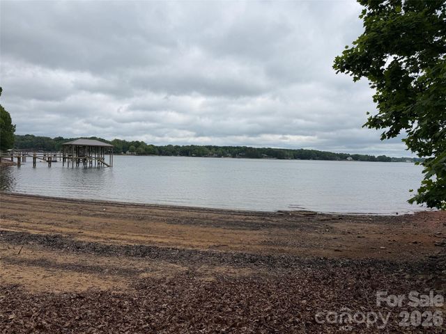 4950 Surfwood Drive, Sherrills Ford, NC 28673
