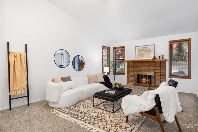 107 S Oakhurst Way, Boise, ID 83709