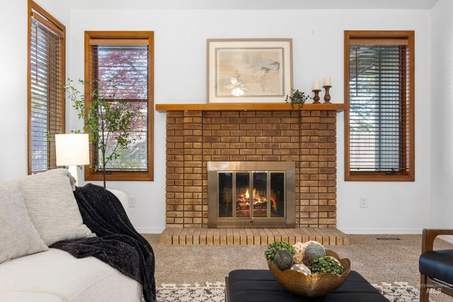 107 S Oakhurst Way, Boise, ID 83709
