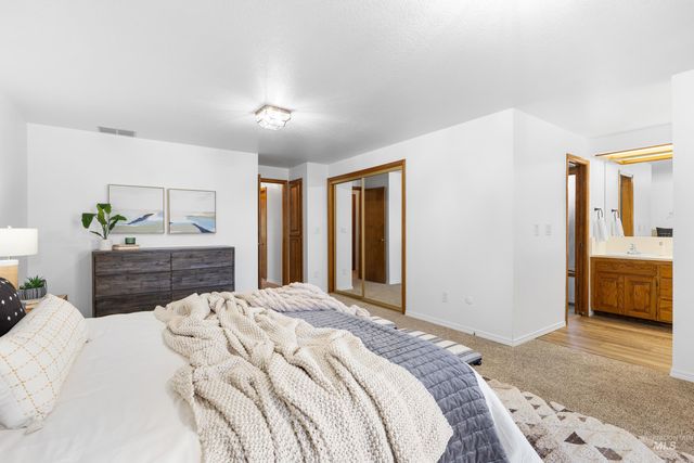 107 S Oakhurst Way, Boise, ID 83709