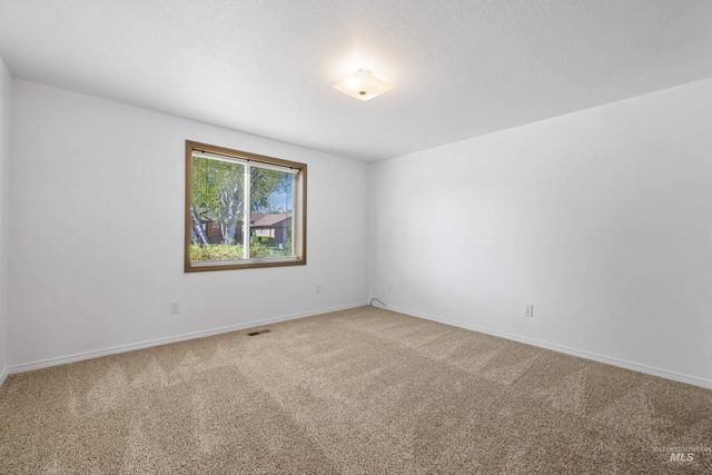 107 S Oakhurst Way, Boise, ID 83709