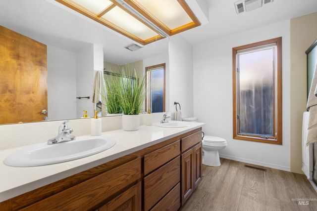 107 S Oakhurst Way, Boise, ID 83709