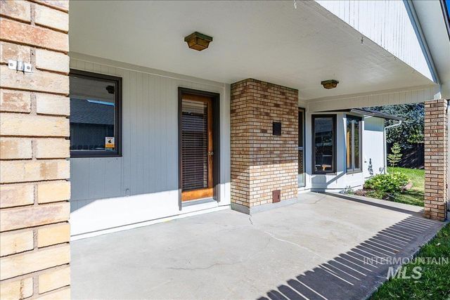 107 S Oakhurst Way, Boise, ID 83709