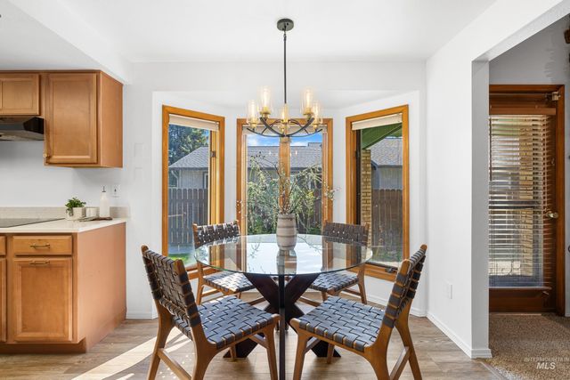 107 S Oakhurst Way, Boise, ID 83709