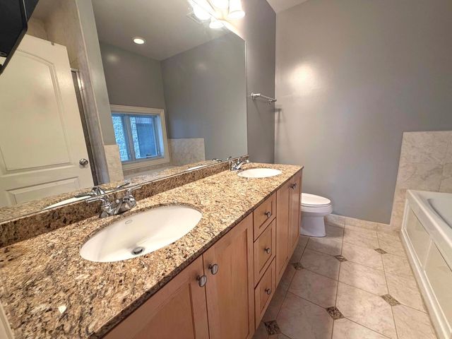 924 W Dakin Street 1, Chicago, IL 60613