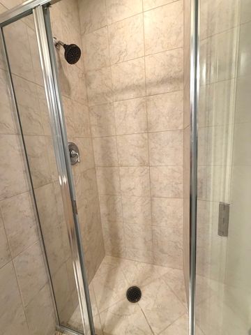924 W Dakin Street 1, Chicago, IL 60613